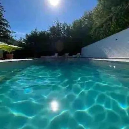Villa Amaris A Hora De Madrid *